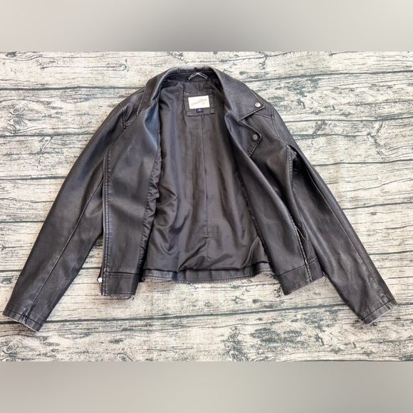 Universal Thread Black Faux Leather Motorcycle Jacket, Women's Size Medium - Picture 7 of 14